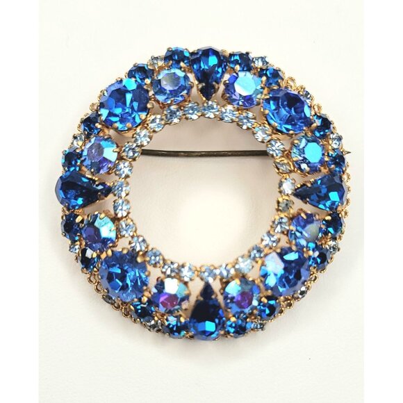 Austria Goldtone Blue Rhinestone Open Round Brooch Signed - Picture 4 of 8